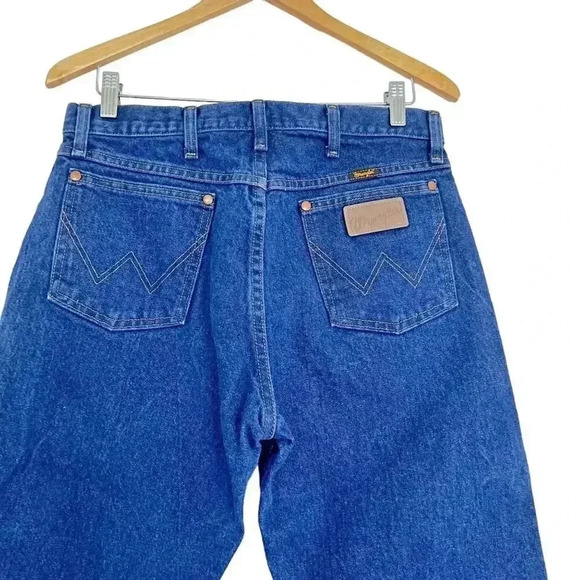 Wrangler Medium Wash Straight Leg Mom Jeans High Rise Women's Size 32 x 32 - Picture 6 of 8